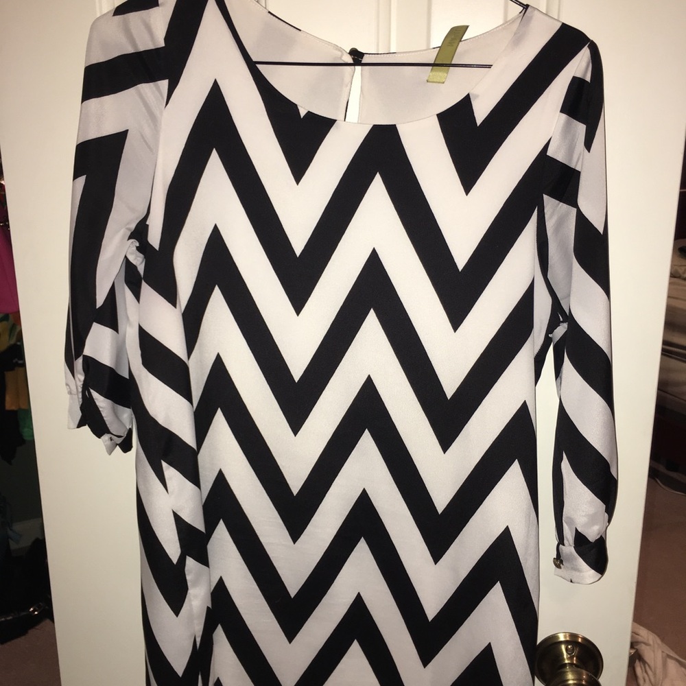 Dress - Picture 7 of 7